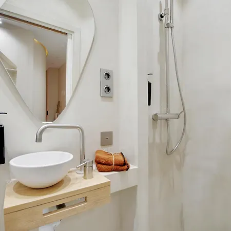 Petit Luxe Parisien - 2p - Parc Monceau Апартаменты