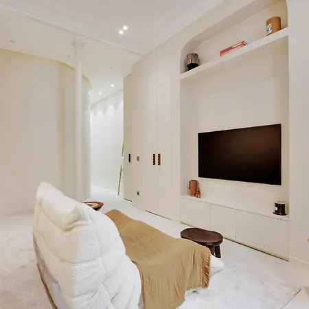 Apartment Petit Luxe Parisien - 2p - Parc Monceau Paris